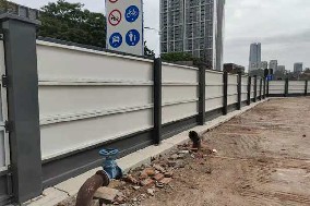旭東圍擋廠家-彩鋼圍擋板有什么優(yōu)勢？